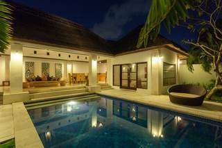 B Villa + Pool Seminyak Buitenkant foto